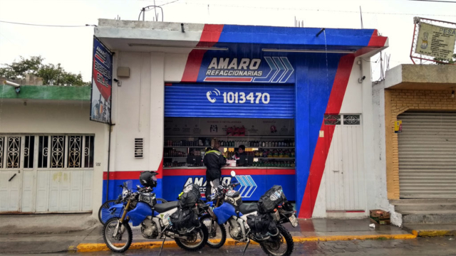 Moto store on the way to Oaxaca